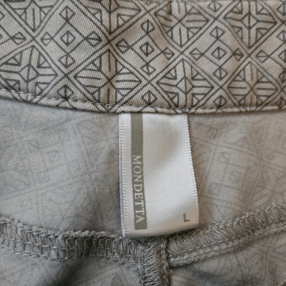 Mondetta Women's Size Large L Gray Patterned Shorts with Pockets - Picture 10 of 12